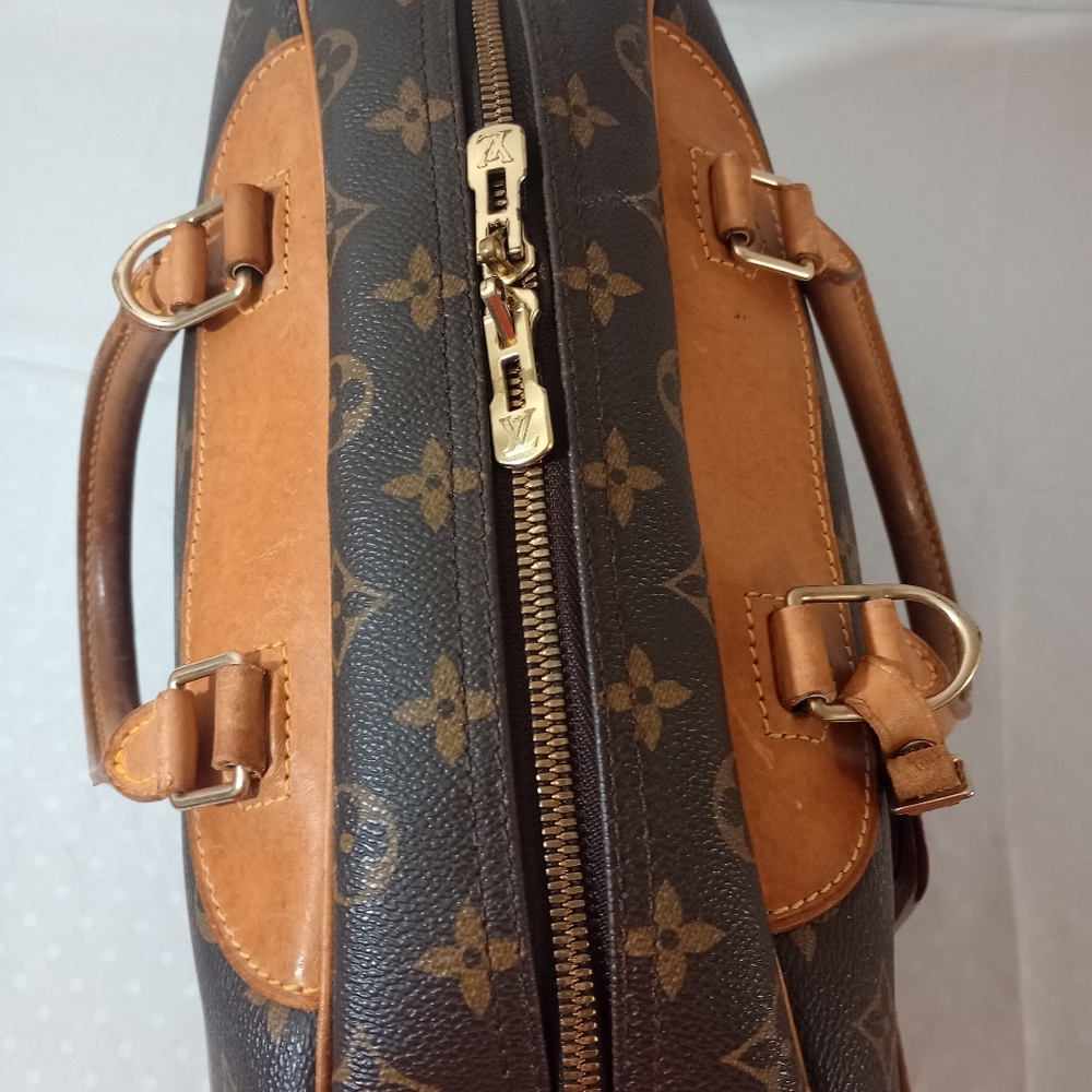 Louis Vuitton Deauville Monogram Bag - Picture 4 of 16